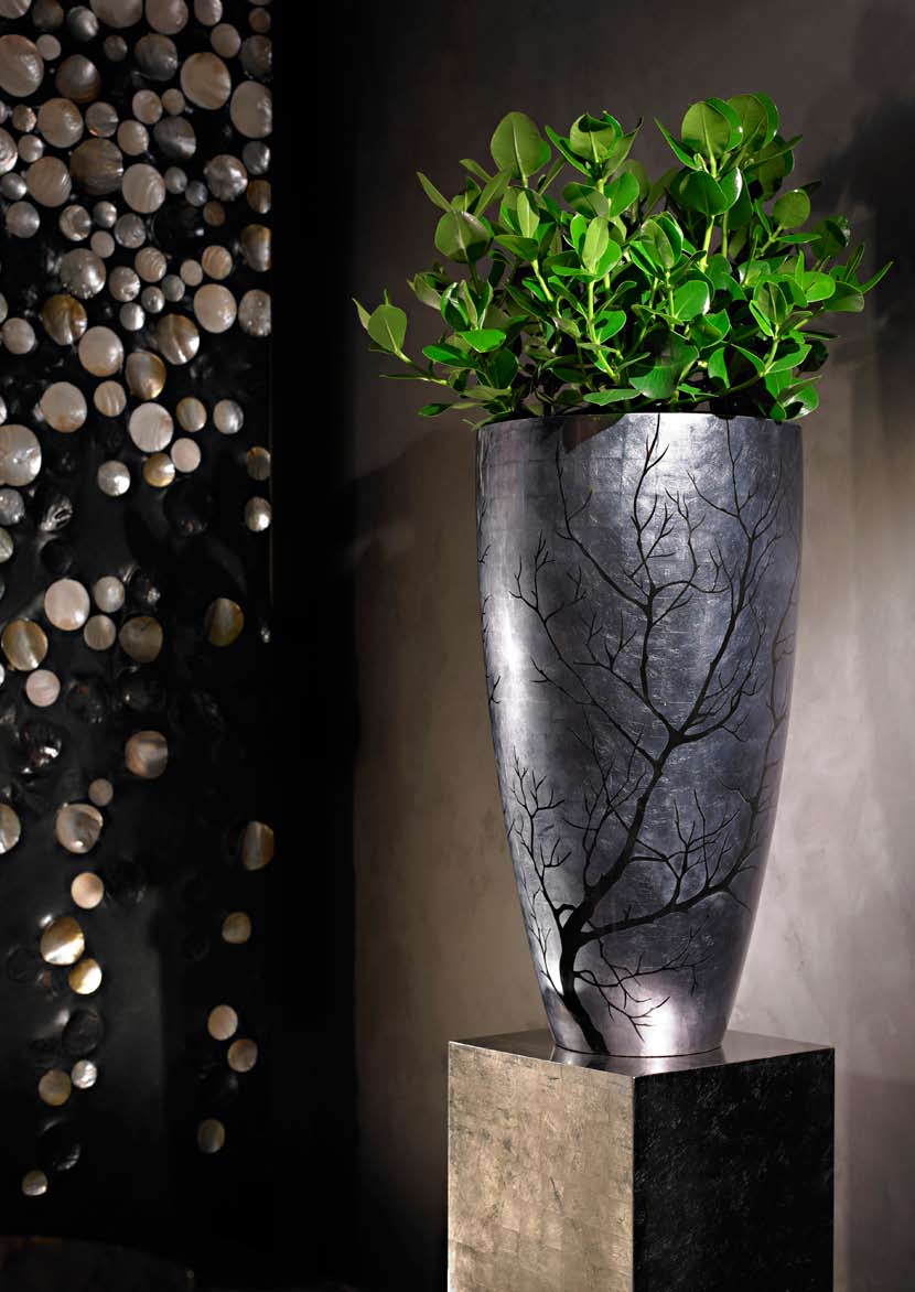 ashuara-senza-dark-silver-pflanzvase-stimmungsbild