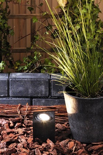 Cylon Standleuchte aus Polyresin