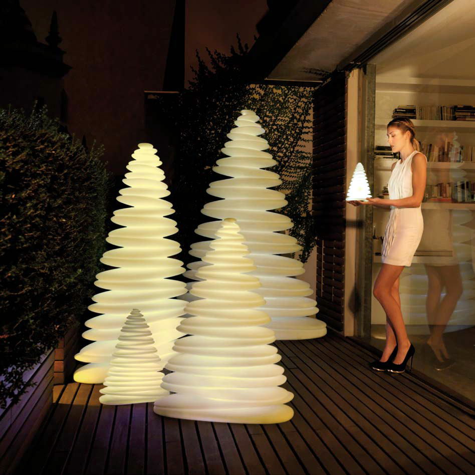 CHRISMY, der Design Weinachtsbaum mit LED Beleuchtung