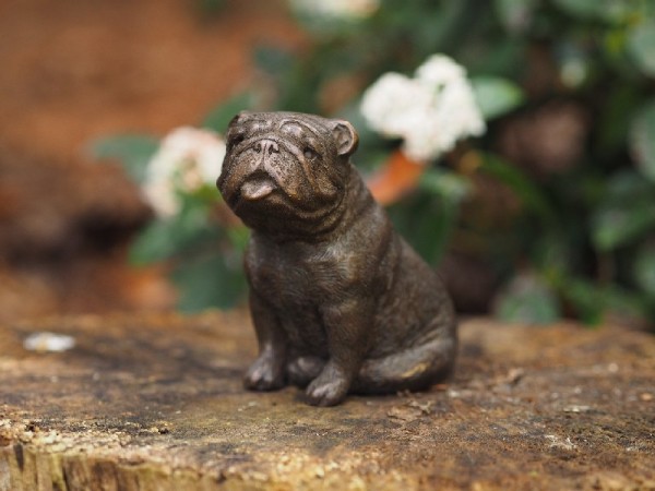 Kleine Bulldoge aus Bronze 9x5x10cm