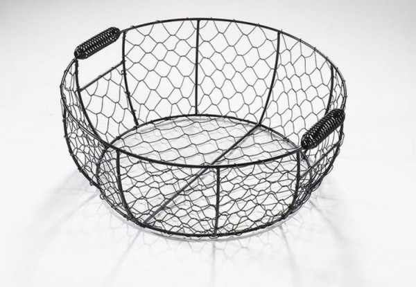 Karin schwarzer Drahtschale aus Metall mit Henkel