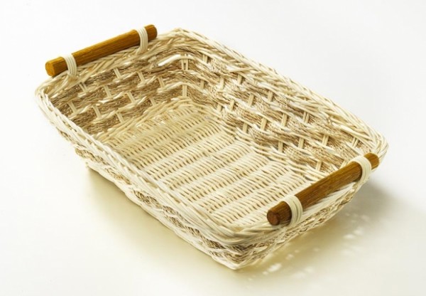 Dekoschale aus Rattan mit Holzgriff