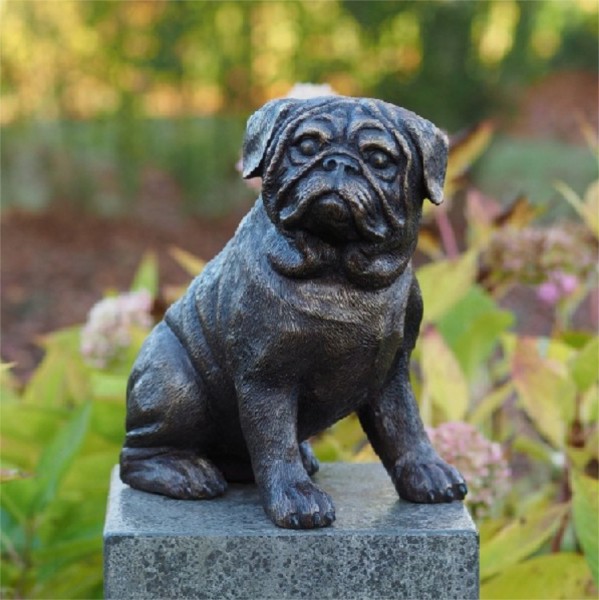 Sitzender Mops - Bronze Hundefigur 29x18x27cm