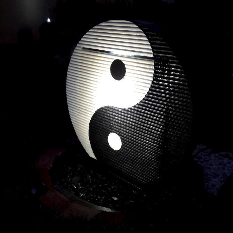 http://www.terrapalme.de/media/image/cactose/fontaine-big-yin-yang-stimmungsbild.jpeg