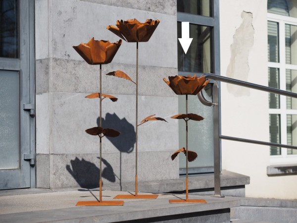 Ecorost Rose mit Fuß aus Rostmetall