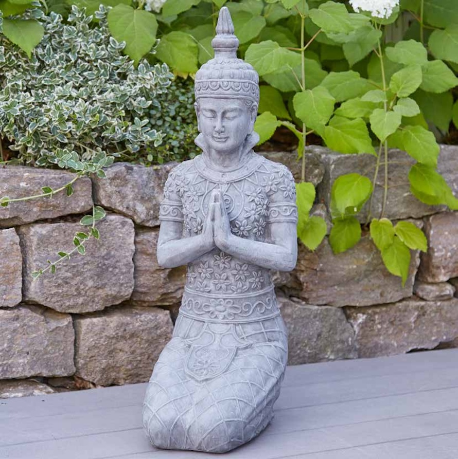 https://www.terrapalme.de/media/image/kl/Buddha-Knieend-Outdoor-Polystone-Stimmungsbild.jpg