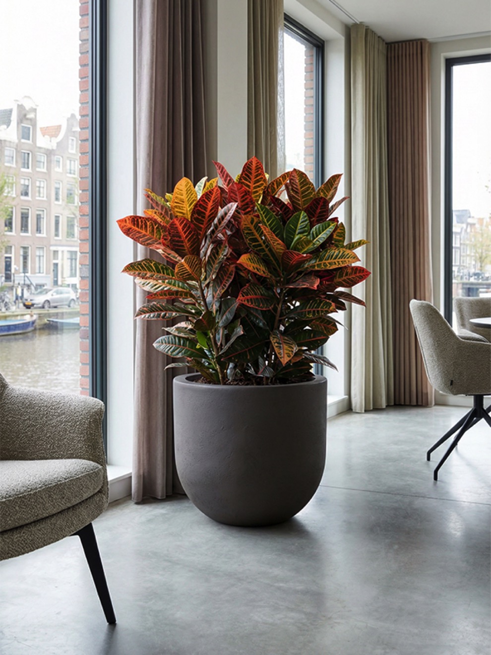 https://www.terrapalme.de/media/image/nk/Seren-Bond-Deep-Mocha-Polystone-Pflanztopf-Stimmungsbild.jpeg